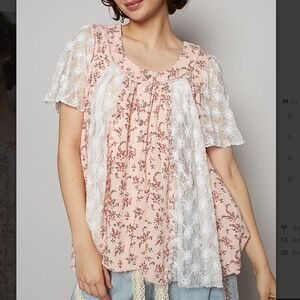 💪🏻POL “Venice 3” POl Printed Gauze Top with Ruffle and Pearl Detail SR21